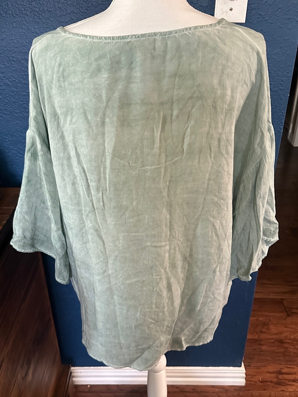 entro Light Sage V-Neck Tie-Front Top Size L - Picture 3 of 5